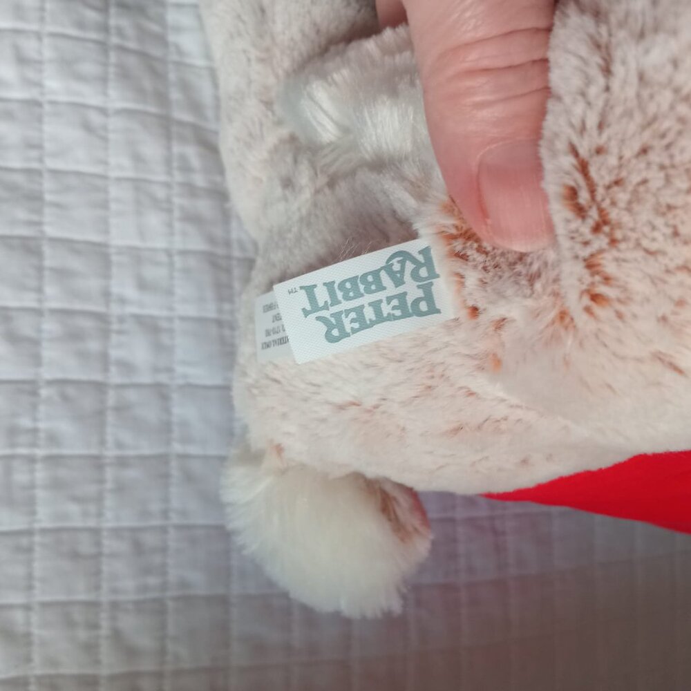 Peter Rabbit Plushie - Picture 4 of 10